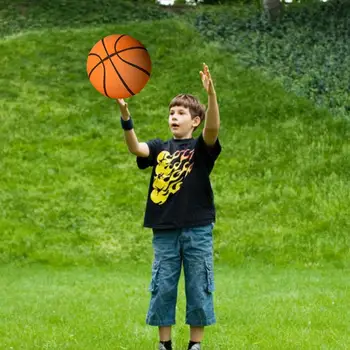 Tylus krepšinis Tylus kamuolys Minkštas krepšinio kamuolys Nutildyti krepšinį veiklai patalpose Vaikai Paaugliai Suaugusieji Žaidimo praktika